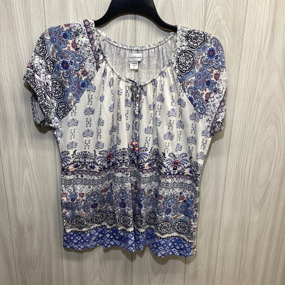B. DIFFUSION Women's (Size XL) Short Sleeve Round Tie Neck Shirt Stretch